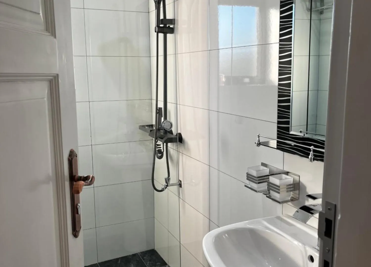 J&S Suites Kampala 0*,
